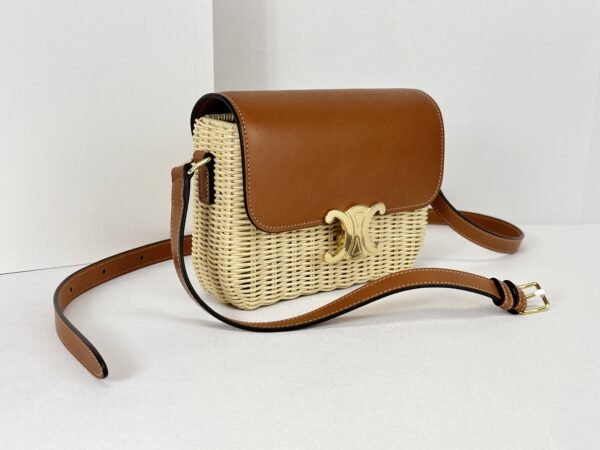 CELINE Teen Triomphe Bag in Wicker and Natural Calfskin.