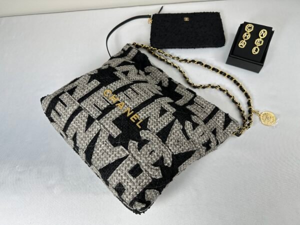 Chanel 24A Tweed Small Size 22