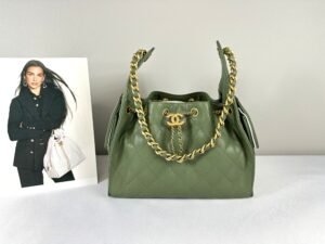 Chanel 25A Green Caviar Small 25