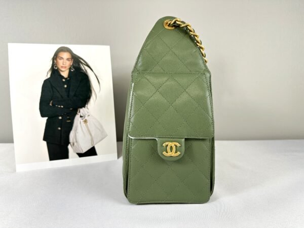 Chanel 25A Green Caviar Small 25