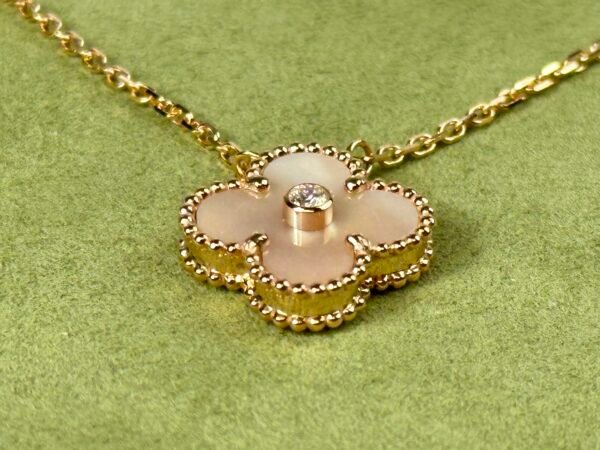 Van Cleef Arpels 2025 Holiday Pendant