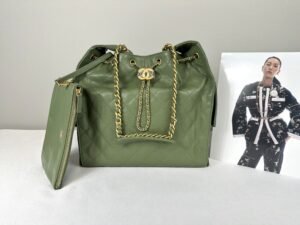 Chanel 25B Green Caviar Medium 25 Hobo Bag